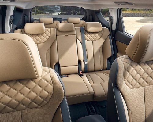 design-interior-2nd-and-3rd-row-seats-and-space-original-pc-1.jpg